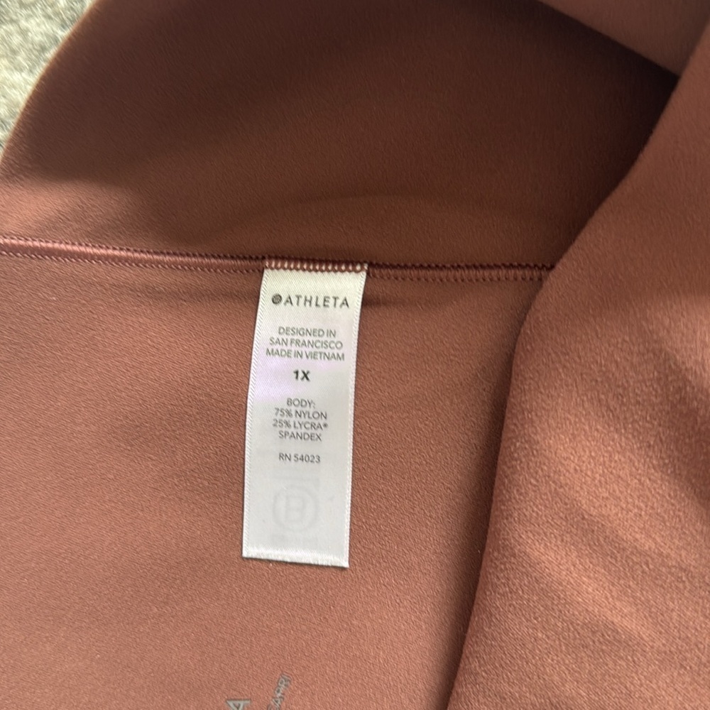 Athleta Salutation Stash Pocket Capri in Hearth Rose - Picture 6 of 13